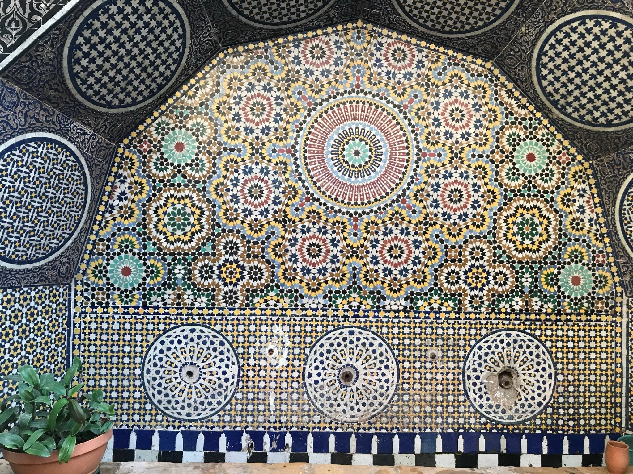 What makes Zellige clay tiles special? - Cemento Collection