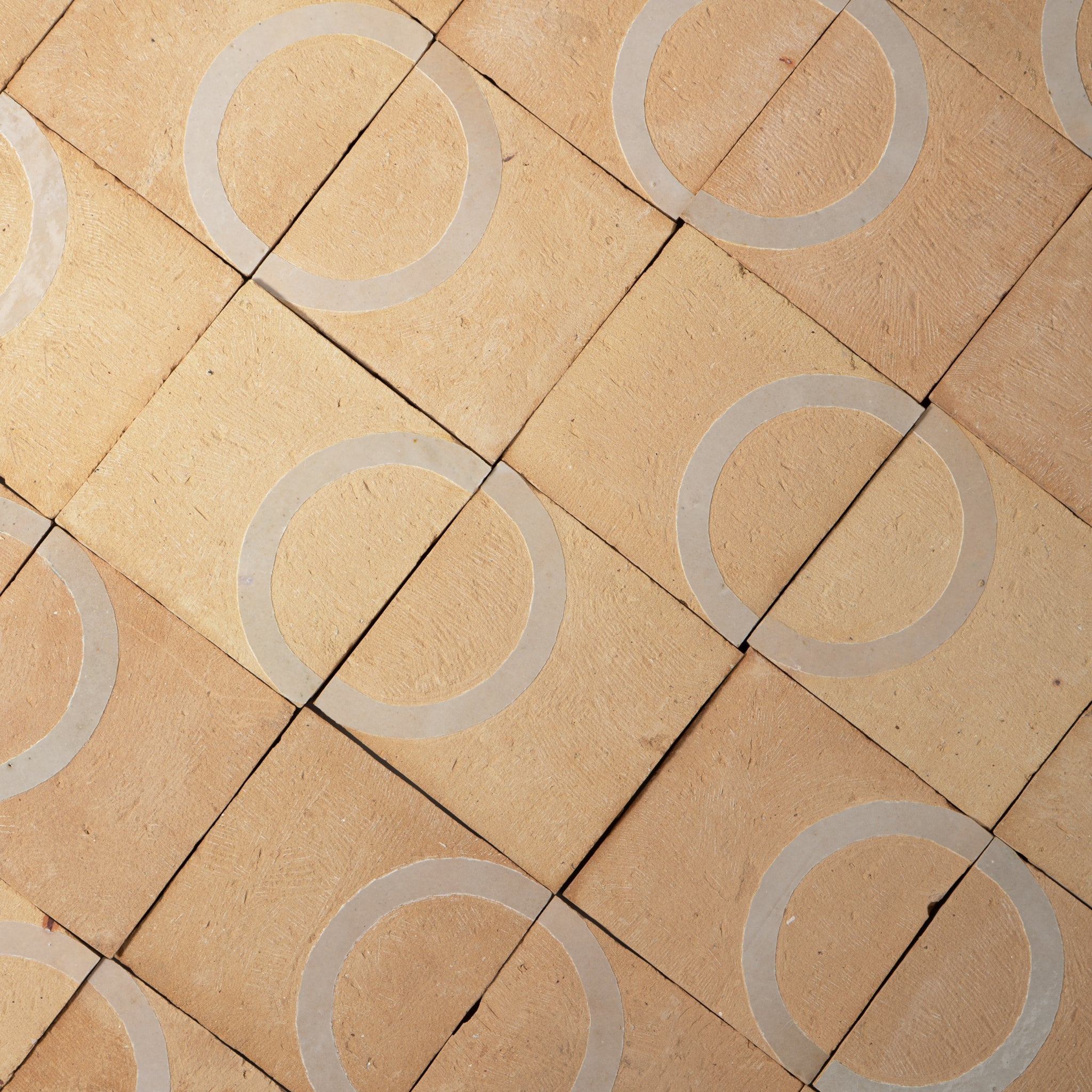 Chiseled 4x4 Circular Ecru White Zellige Tile - Cemento Collection