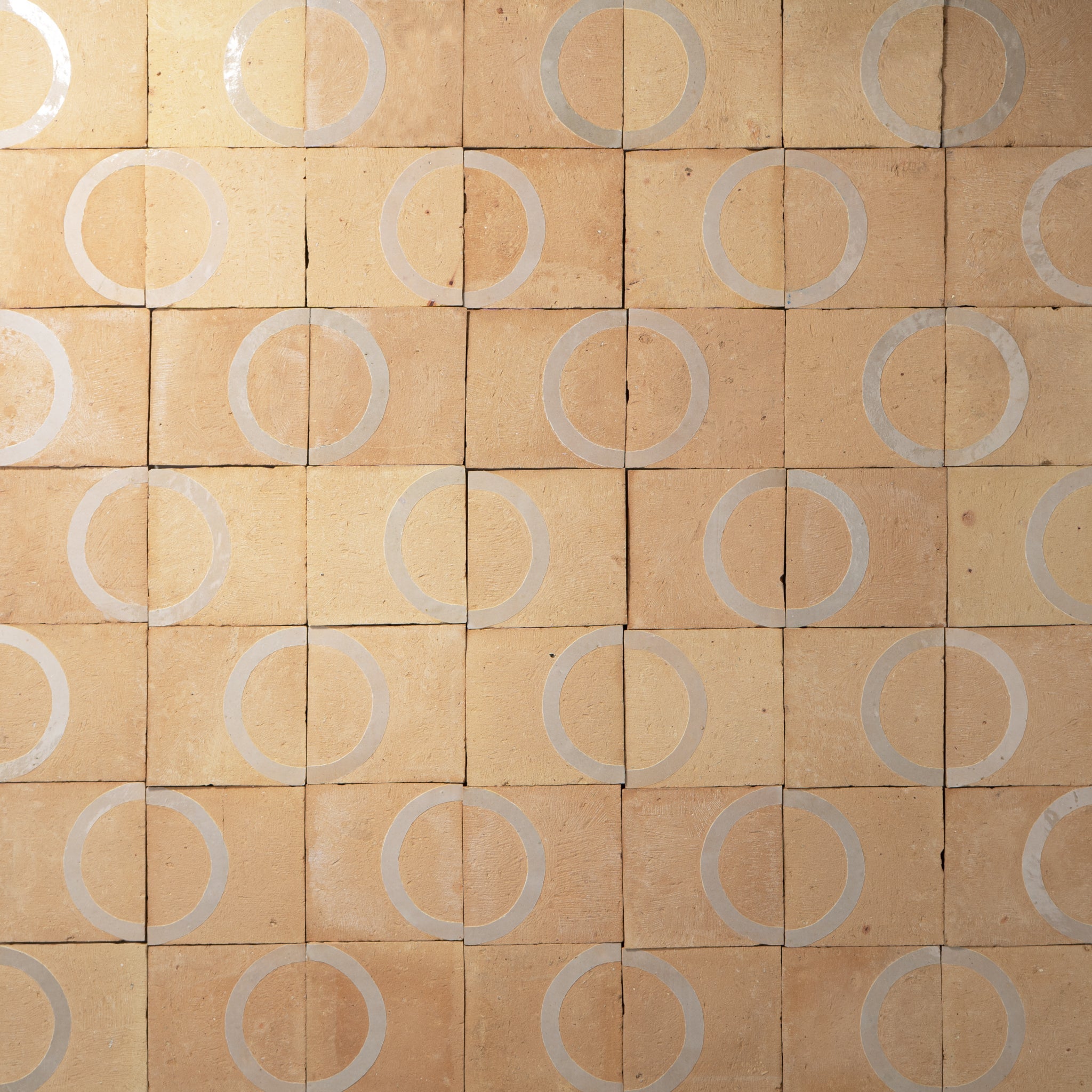 Chiseled 4x4 Circular Ecru White Zellige Tile - Cemento Collection