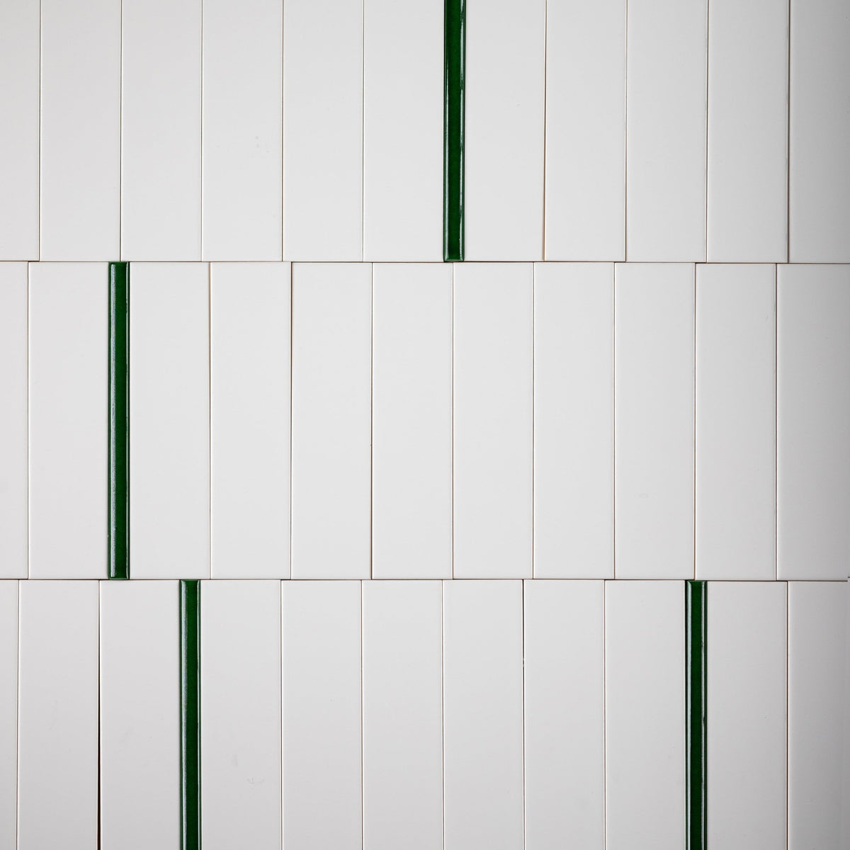 Handmade 1/2x8 Emerald Green Glossy Pencil Trim (Liner) - Cemento Collection