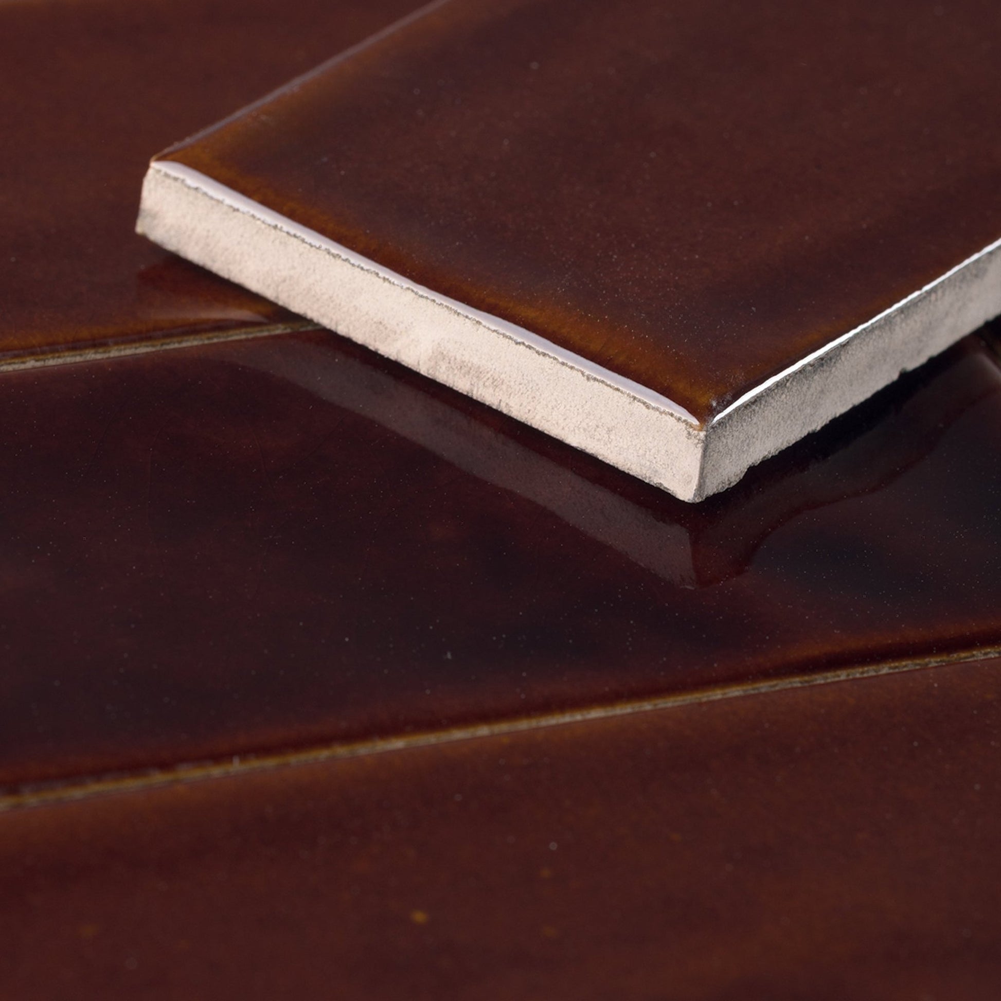  Glossy Undulated Subway Tile