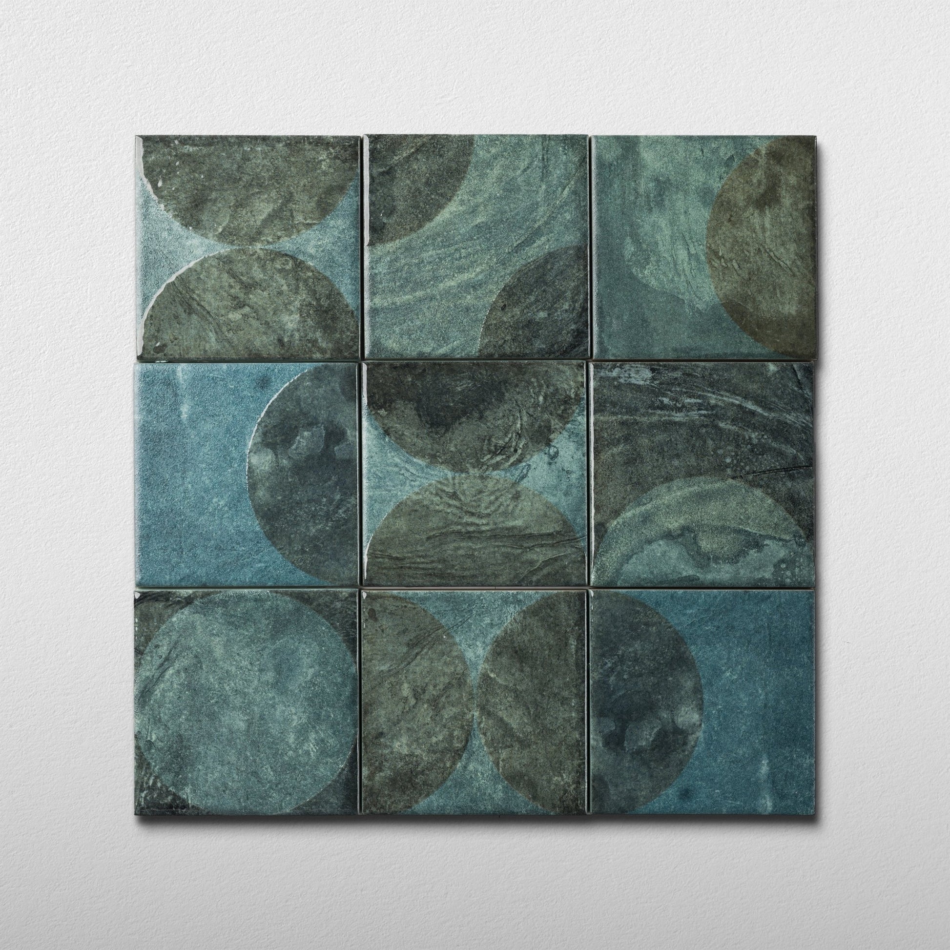 Moonlit Circular Agate Green Porcelain Tile