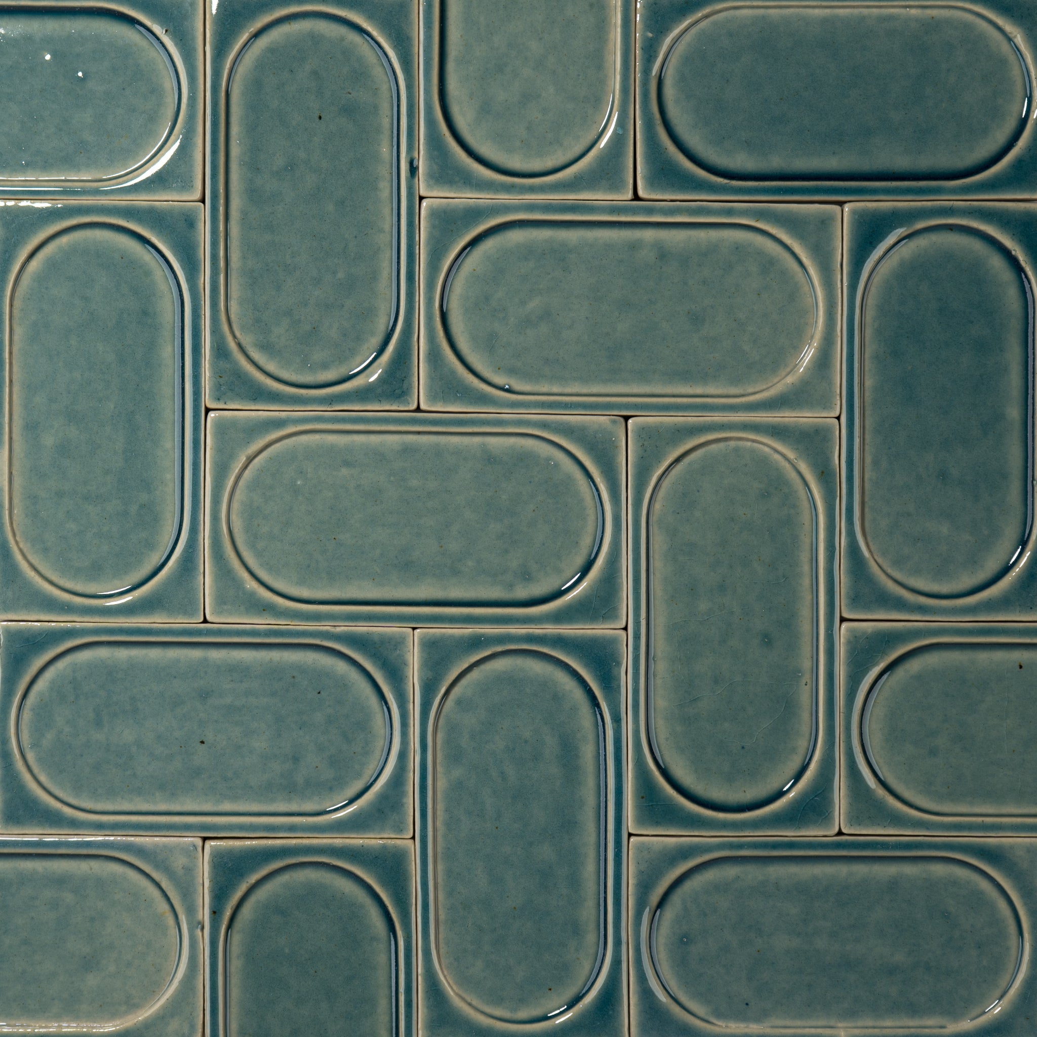 Glossy stoneware tile