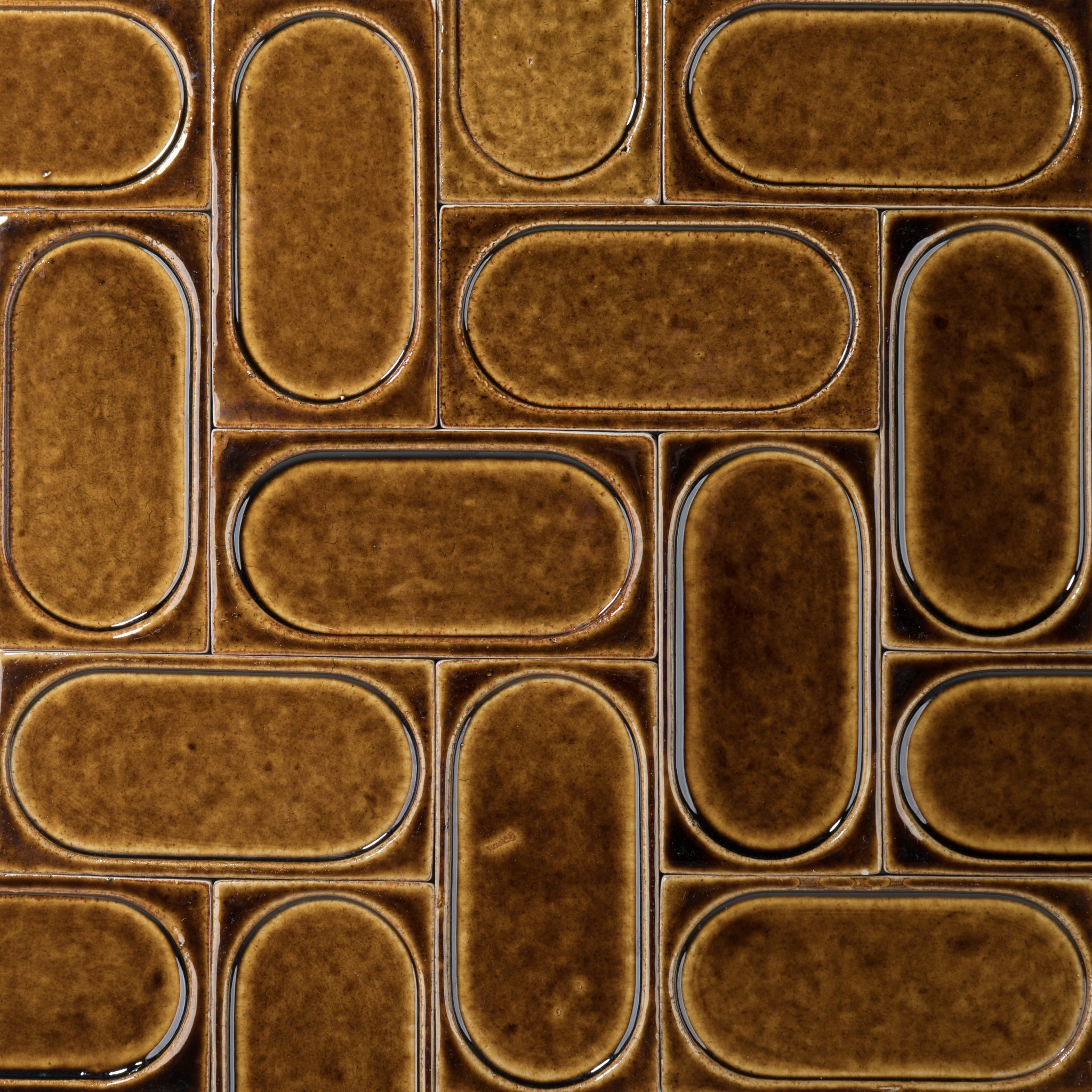 Glossy stoneware tile