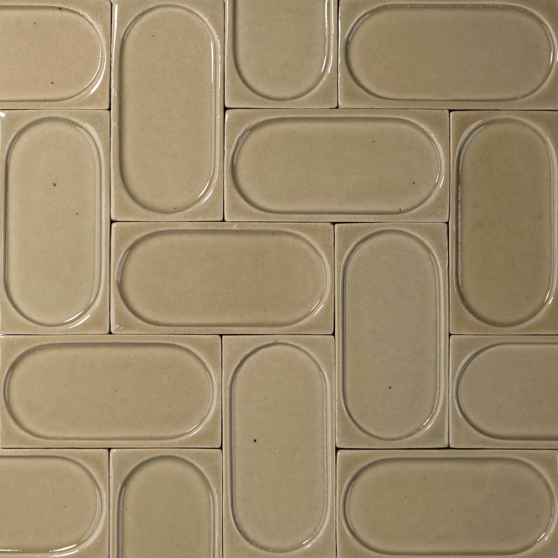 Glossy stoneware tile