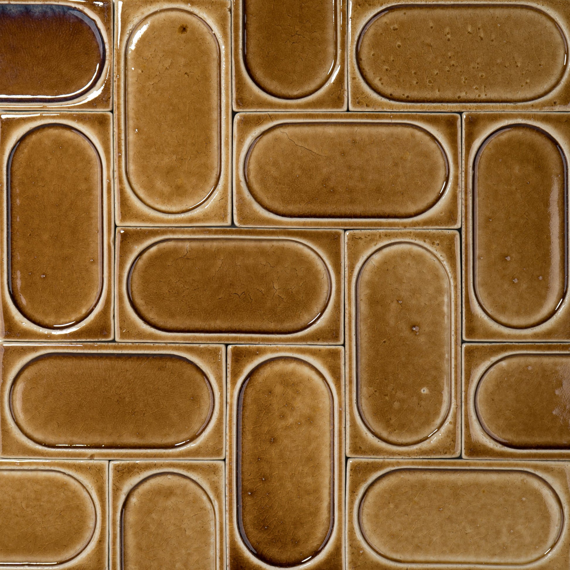 Glossy stoneware tile