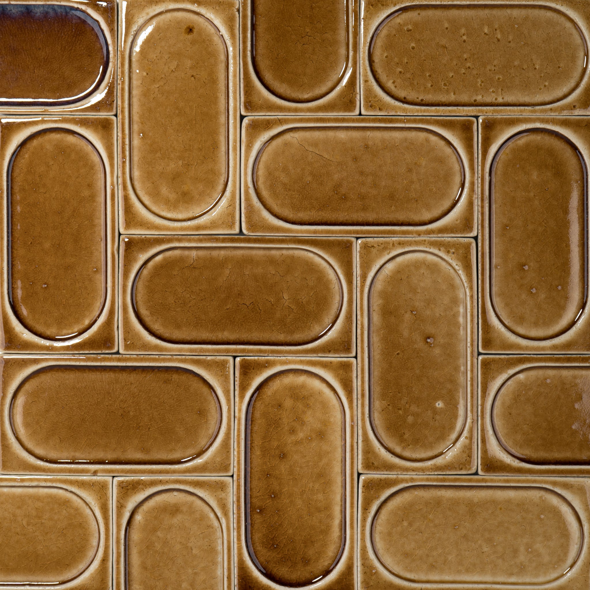Glossy stoneware tile