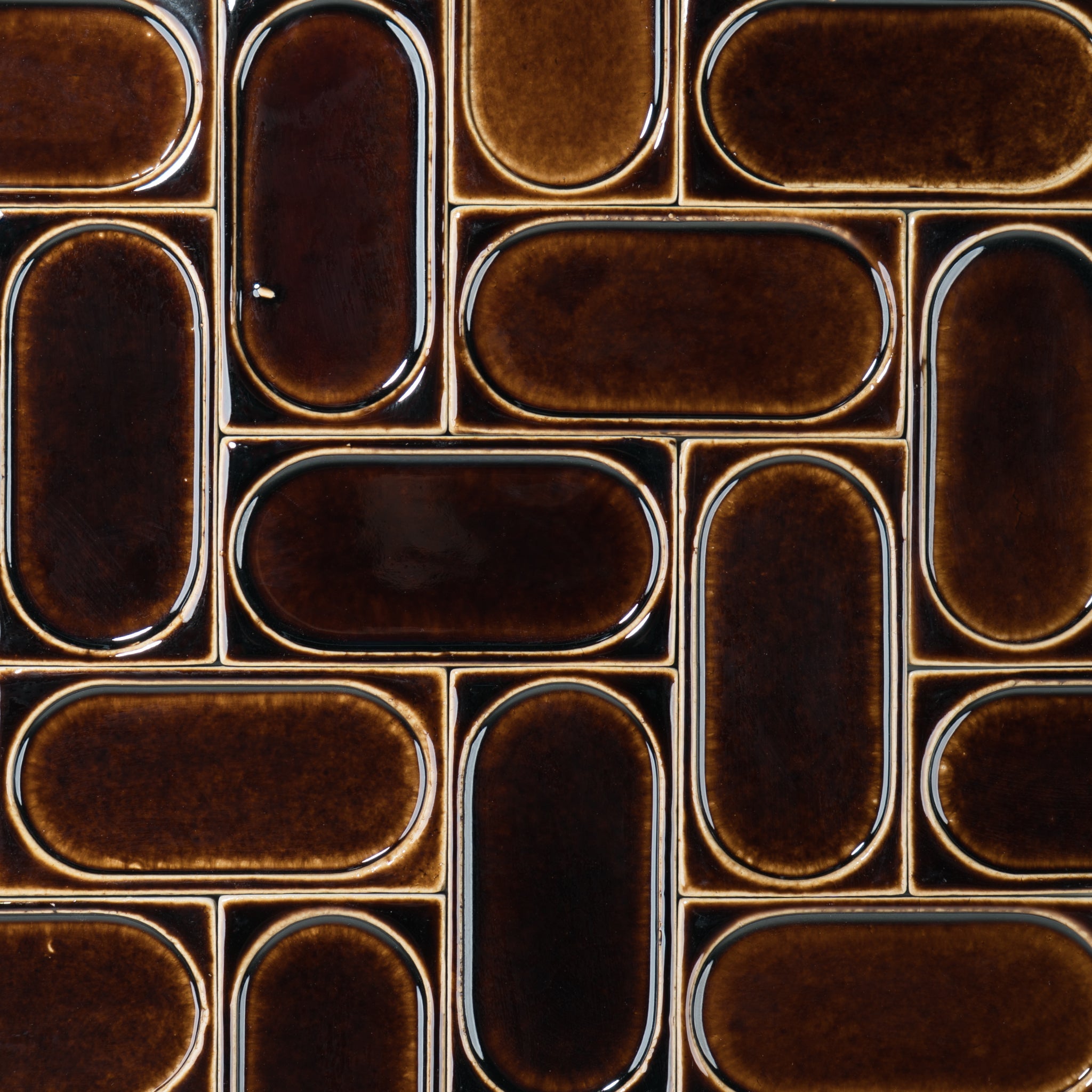Glossy stoneware tile