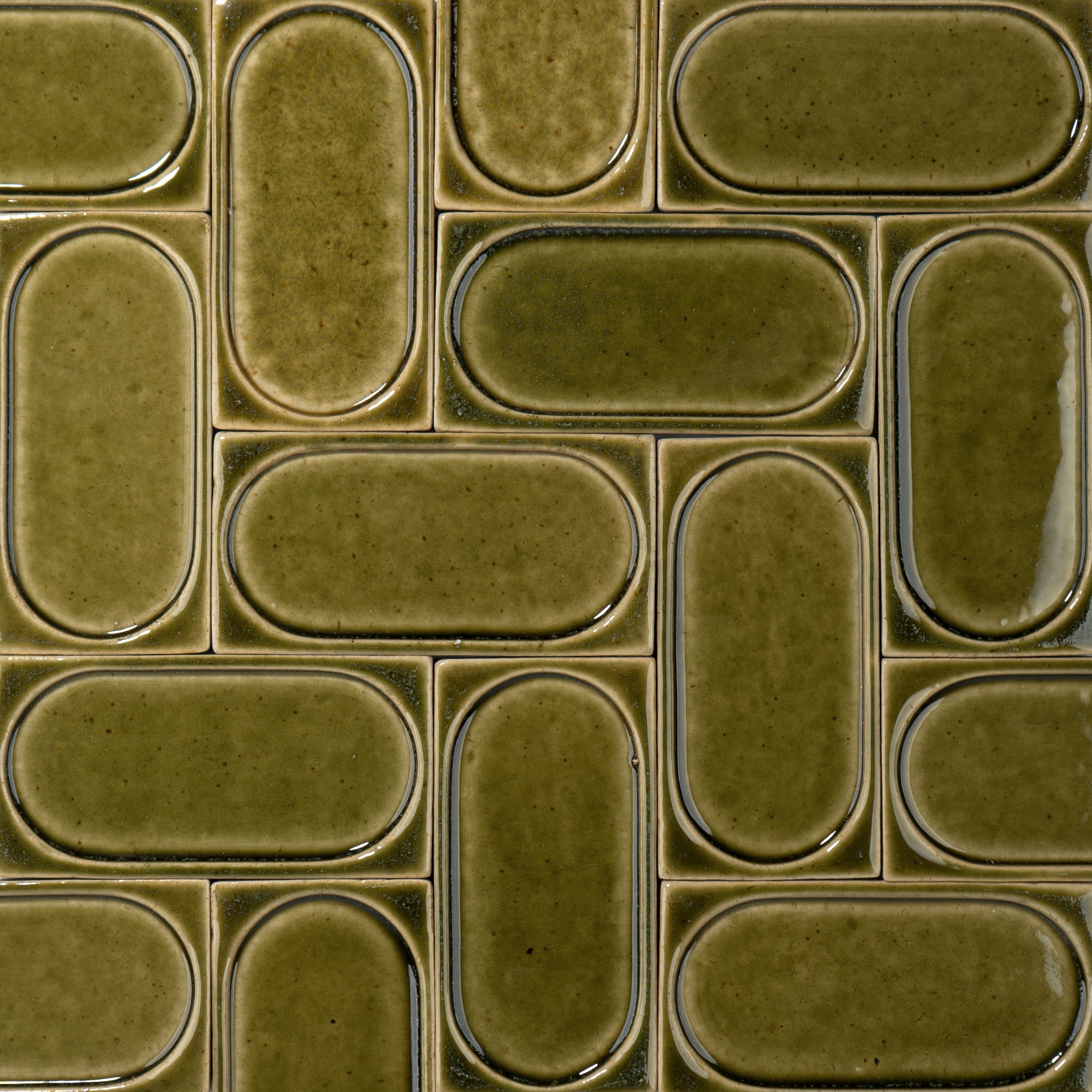 Glossy stoneware tile