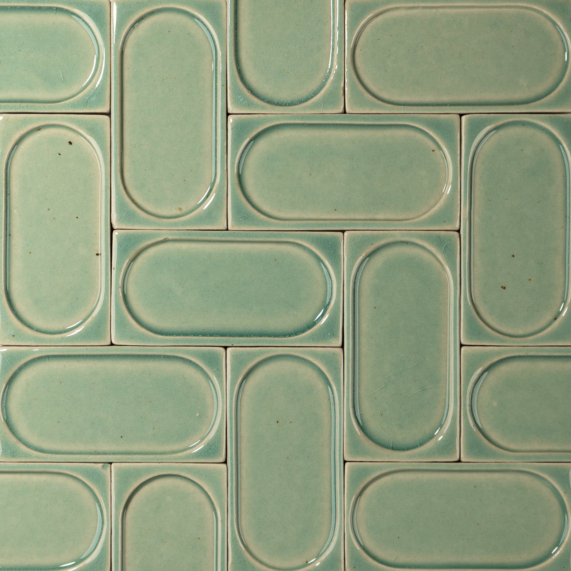 Glossy stoneware tile