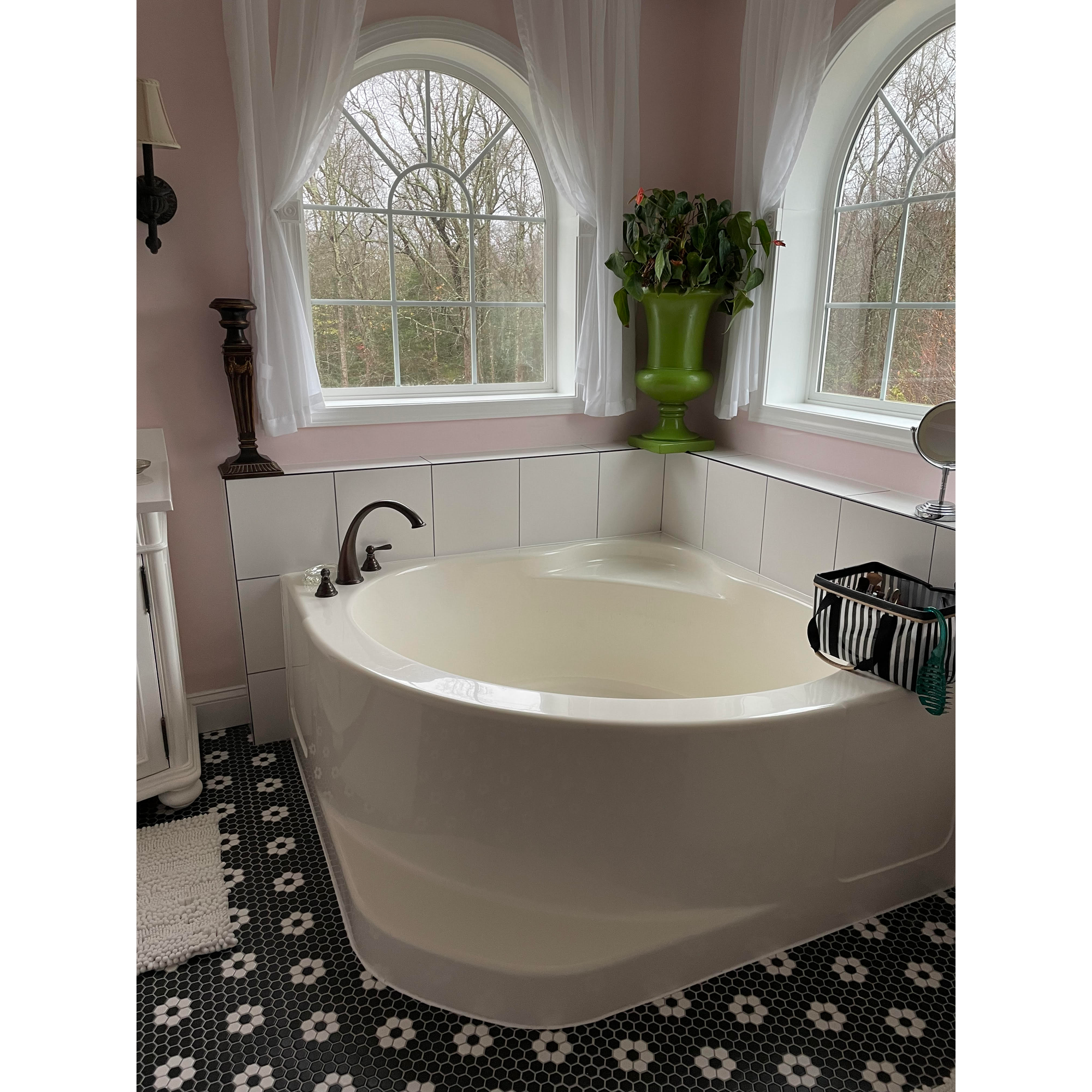 Metro Hex Glossy Black with White Flower Porcelain Mosaic Tile